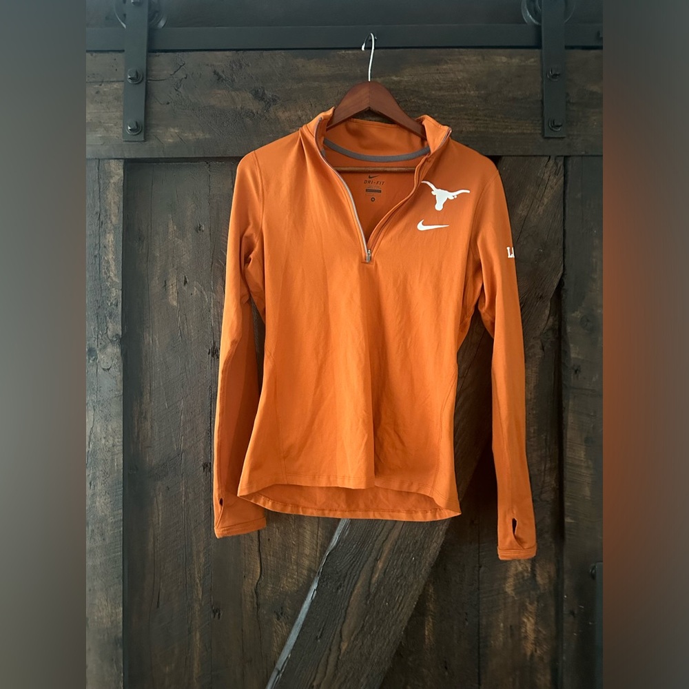 Longhorn’s Nike Dri-fit Top